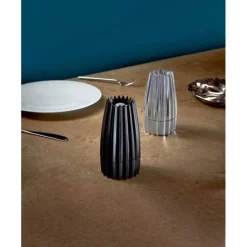 Alessi WAL03B peper- of zoutmolen ø 7,5 cm hoogte 14,2 cm rvs zwart