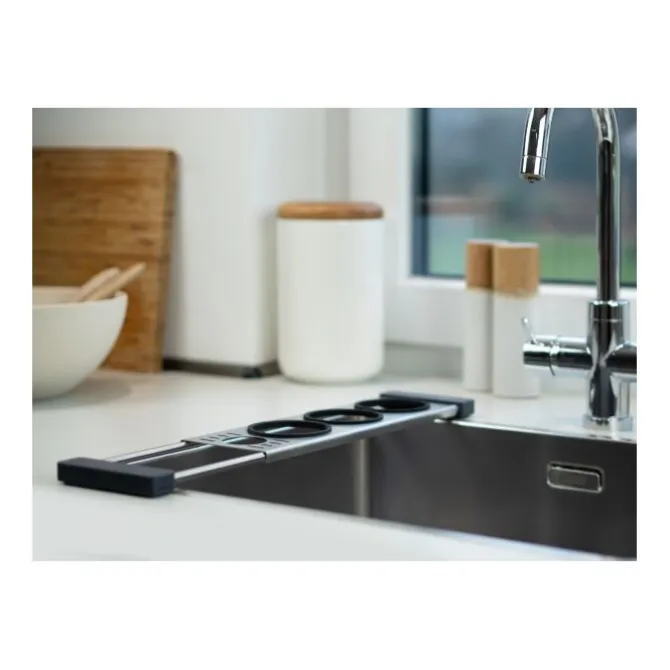 Drip-It Multifunctional Bottle-Drainer & Cloth Rail