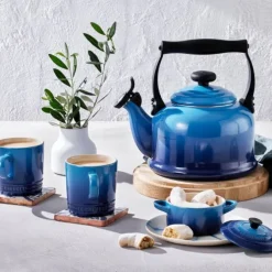 Le Creuset Tradition fluitketel 2,1 liter staal Azure