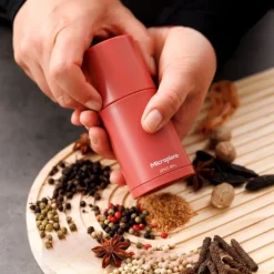 Microplane Spice Mill kruidenmolen Lipstick Pink