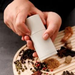Microplane Spice Mill kruidenmolen Cashmere Beige