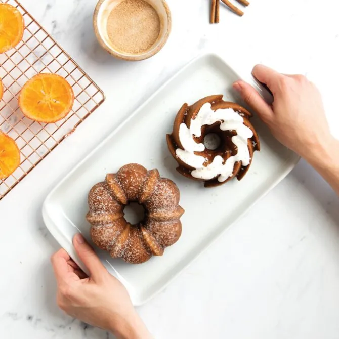 Nordic Ware Classic Bundt Duet bakvorm aluminium goudkleurig