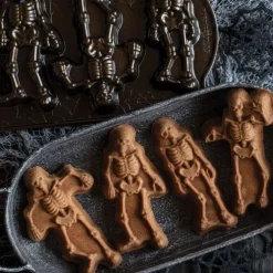 Nordic Ware Spooky Skeleton bakvorm 4 stuks aluminium bronskleurig