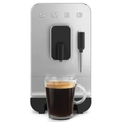 Smeg 50's style Medium volautomatische espressomachine mat zwart